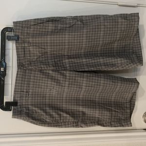 Under Armour Men's 36 Waist Gray Flat Front Golf Shorts Excellent Condition!